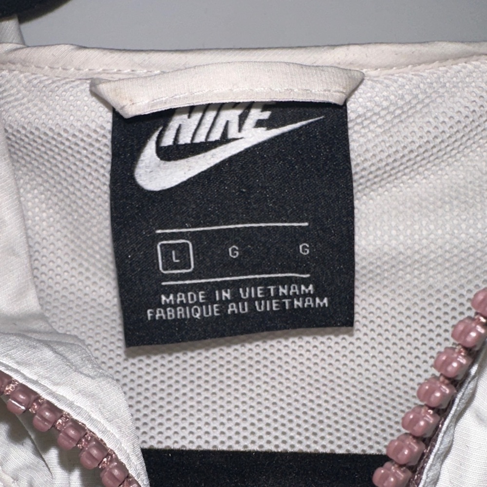 Nike Women's Two-Tone Utility Jacket - Picture 2 of 3